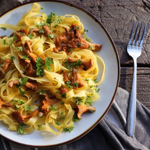 Tagliatelle mit Pfifferling-Schalotten-Soße - CoGAP