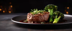 Weihnachtliches Rinderfilet mit Cranberry-Balsamico-Sauce, Petersilienkartoffeln & Ofenbrokkoli